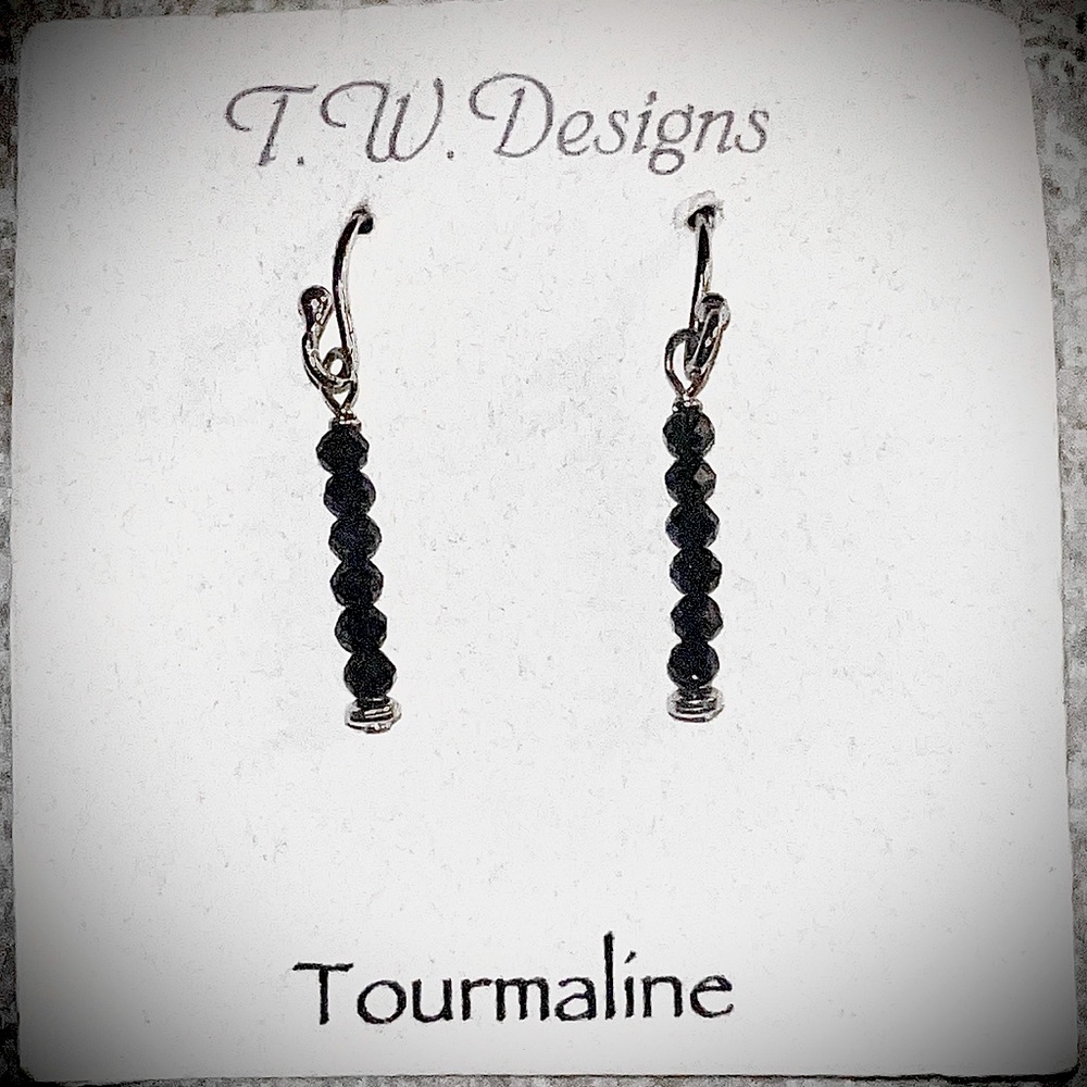 Faceted Black Tourmaline dangly earrings🖤🦋